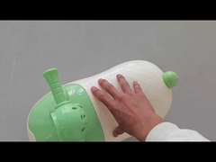 Поездка на машине на игрушке